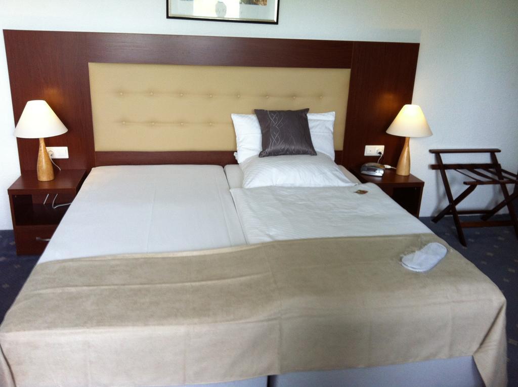 Hotel Abalone Remscheid Room photo